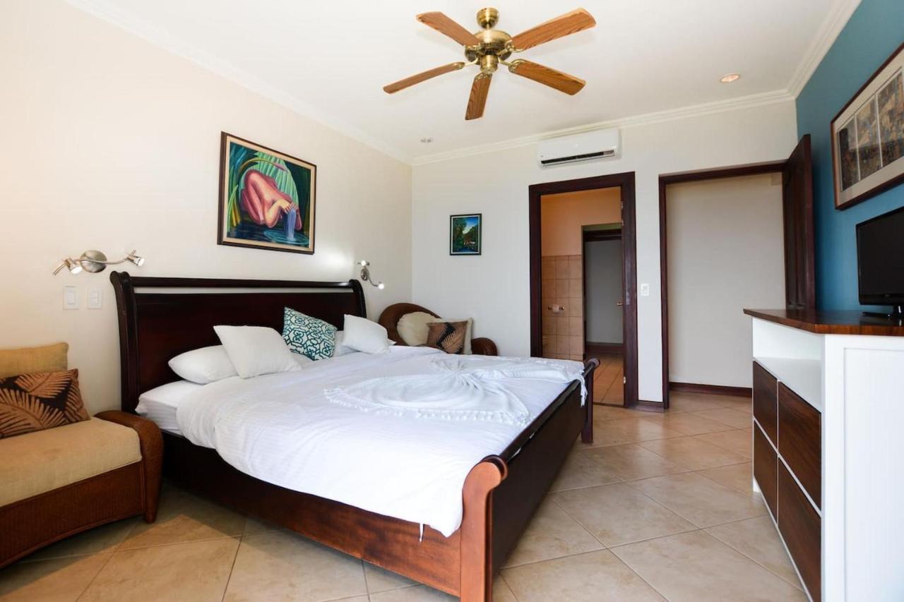 Exquisitely Decorated 5Th-Floor Aerie With Views Of Two Bays In Flamingo Villa Playa Flamingo Dış mekan fotoğraf