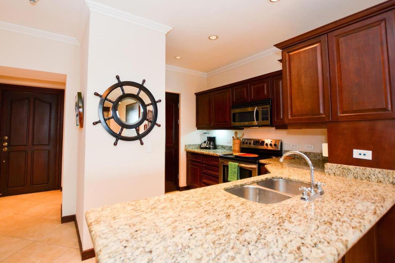 Exquisitely Decorated 5Th-Floor Aerie With Views Of Two Bays In Flamingo Villa Playa Flamingo Dış mekan fotoğraf