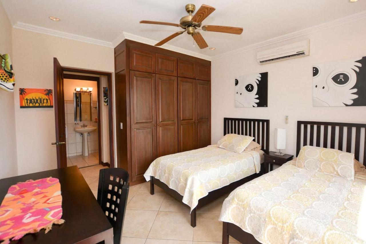 Exquisitely Decorated 5Th-Floor Aerie With Views Of Two Bays In Flamingo Villa Playa Flamingo Dış mekan fotoğraf